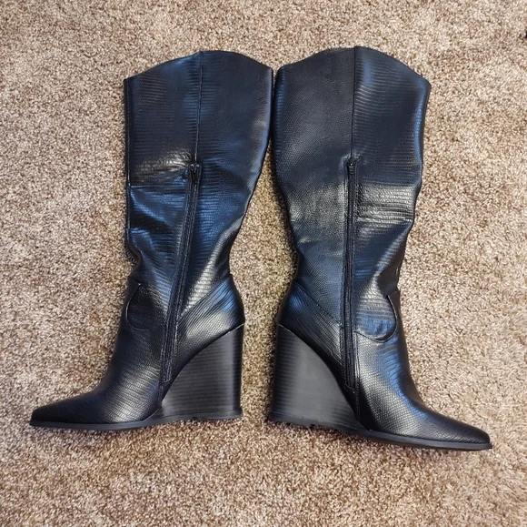 Shoedazzle Ynez black faux leather pointed toe wedge boots - Picture 3 of 16